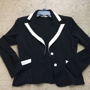 Junior’s Black and White Blazer